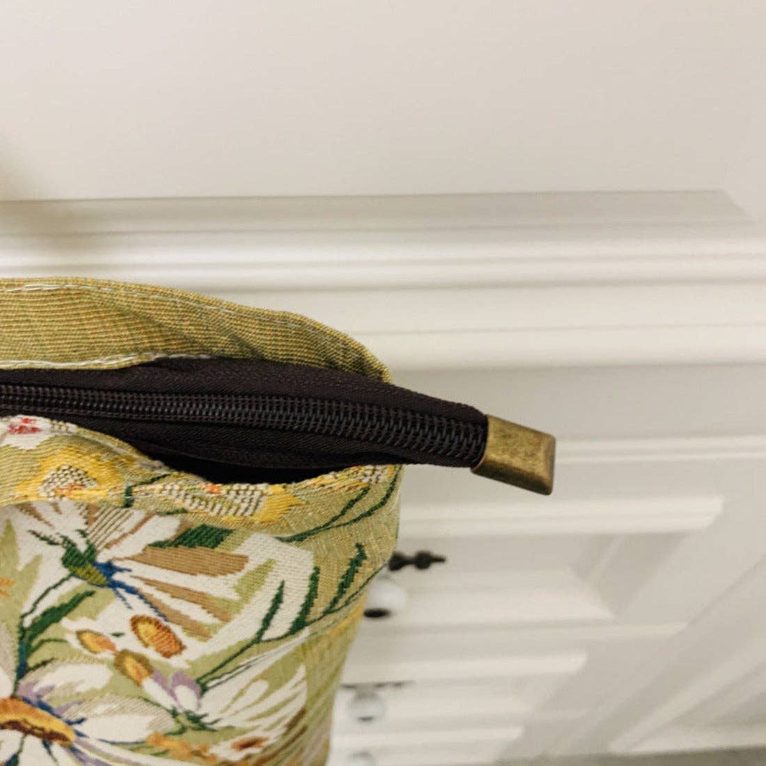 Daisy Tapestry Large Capacity Tote Bag