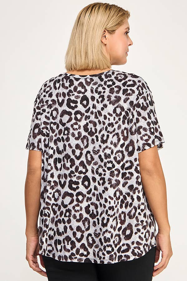 Top with Front Pocket Detail